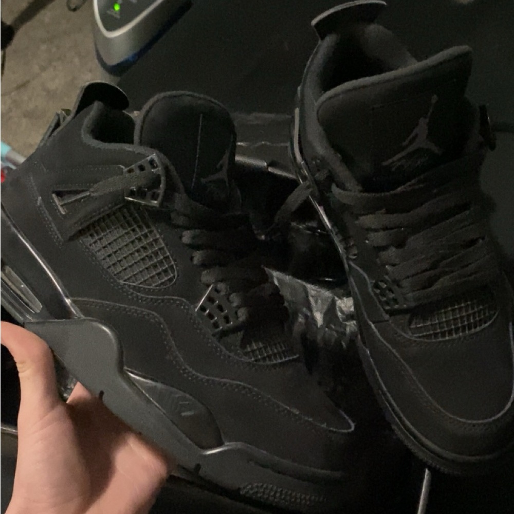 Black Cat Jordan 4 (used )